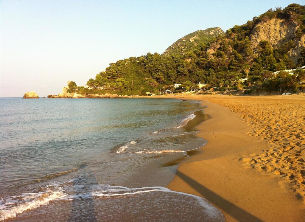 Corfu Glyfada Menigos Beach Apartments Extérieur photo